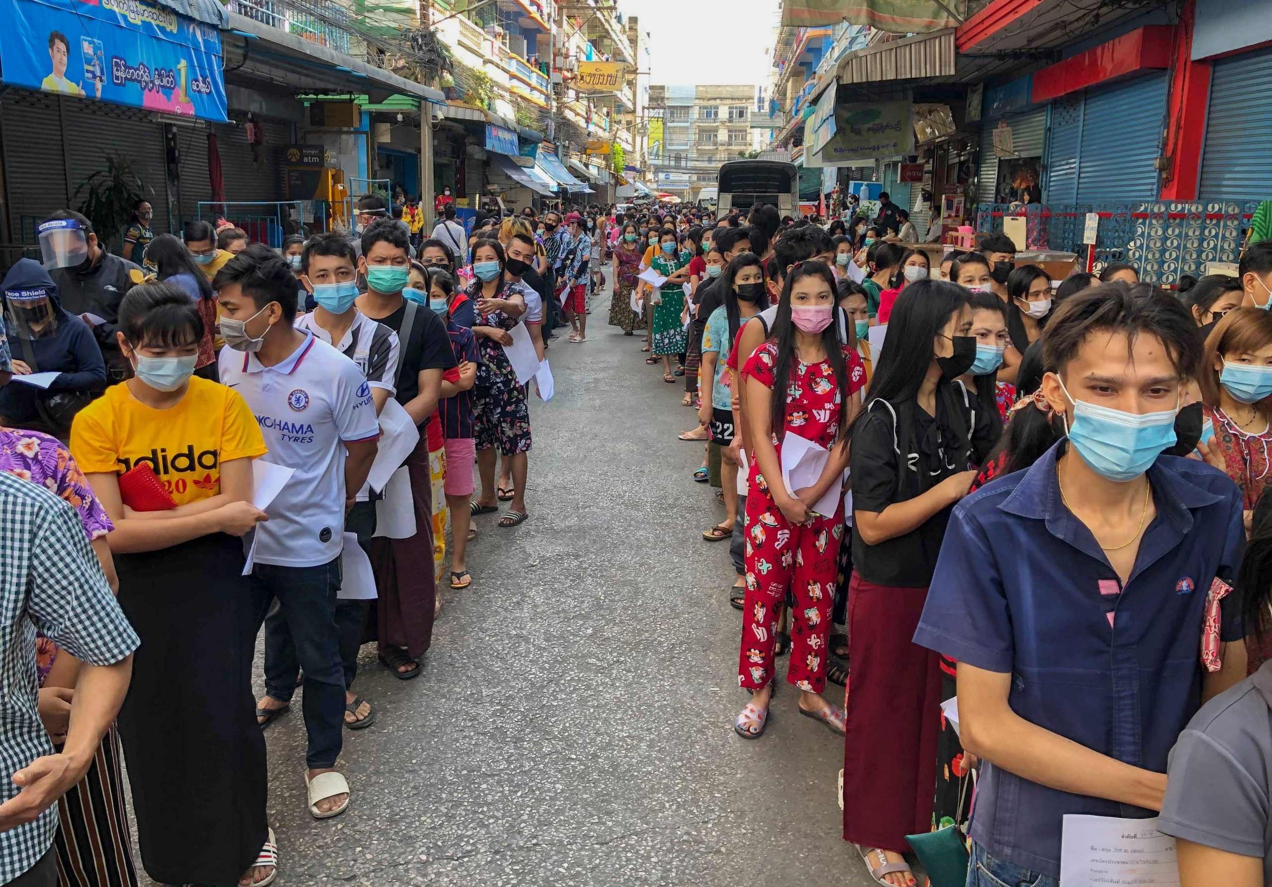 Thousands line up for tests amid Thailand virus outbreak Bangkok People Thailand tests virus