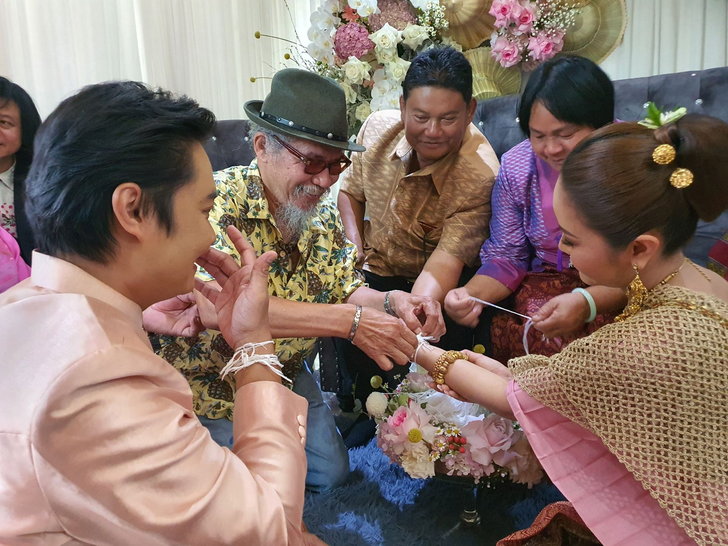 ชื่นมื่น “ลำยอง หนองหินห่าว” ควงแฟนหนุ่มเข้าพิธีแต่งงานสุดอบอุ่น