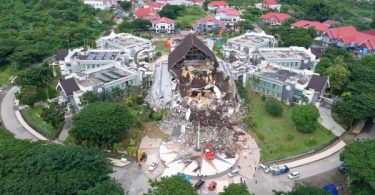 Indonesia hunts for survivors as quake death toll hits 60