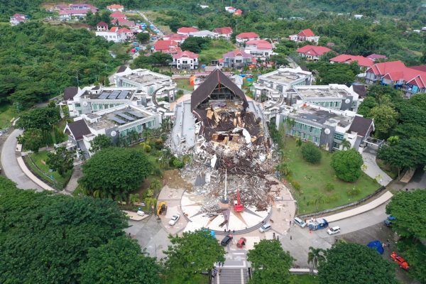 Indonesia hunts for survivors as quake death toll hits 60