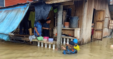 น้ำท่วมนราธิวาส วิกฤตต่อเนื่อง-ฝนตกไม่หยุด ชาวบ้านเดือดร้อนกว่า 3,200 คน