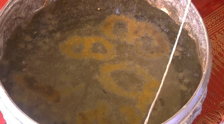 แห่ขอโชคลาภ “ไอ้ไข่” วัดโสมนัสทุ่มท่า พร้อมส่องบาตรน้ำมนต์เจอเลขชัดเจน