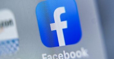 Facebook rolls out news feeds with less politics