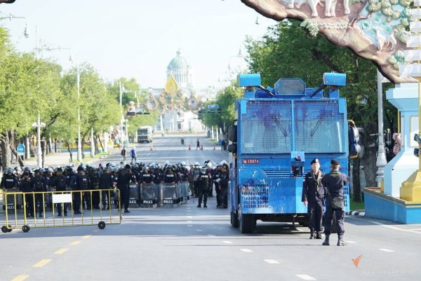 Anti-riot police and water cannons at parliament ahead of Ratsadon protest