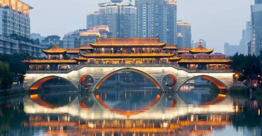 Jung Chang on growing up in Chengdu, China