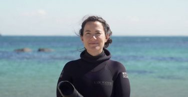 Video: Free diving in the ocean with Hanli Prinsloo
