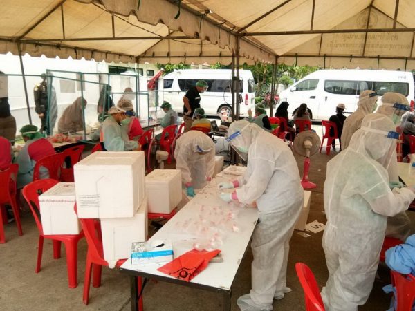 Disease Control Dept. insists Thai seafood vendor had COVID-19 before inoculation