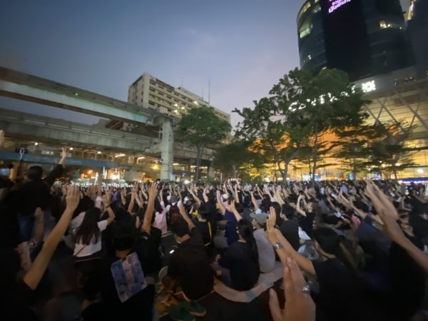 Unexpectedly large crowd of protesters gather at Ratchaprasong intersection