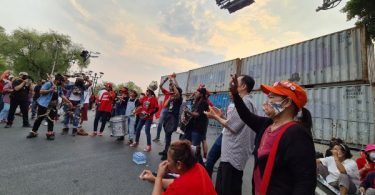 Protesters camp in front of Government House in defiance of police warning