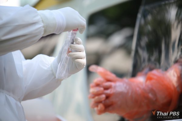Pheu Thai asks NACC to probe PM and commerce minister over medical glove deal