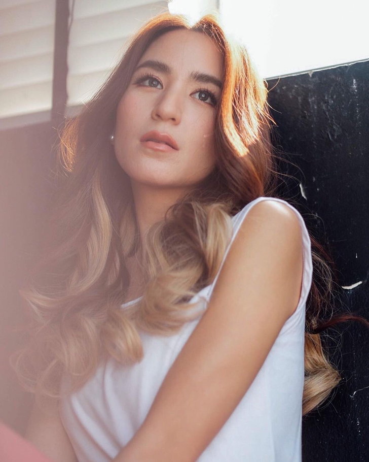 คุณแม่ลูก 4 “พลอย ชิดจันทร์” สวยละมุนออร่ามาเต็ม ลุคนี้ดีต่อใจมาก