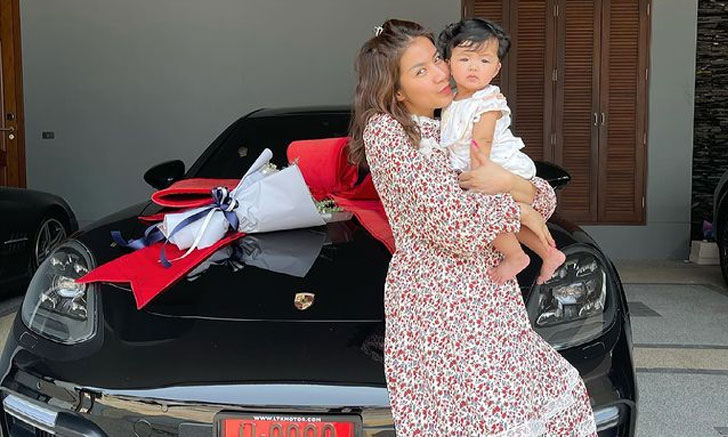 “ใบเตย” อวดรถคันใหม่ป้ายแดง เลขทะเบียนสวยต้อนรับวันเกิด 33 ปี