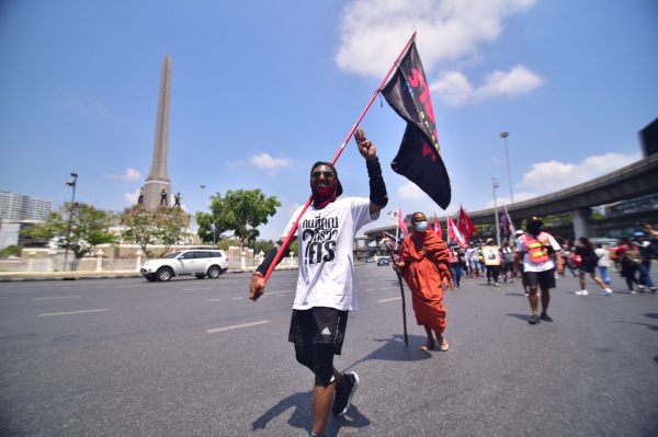 Ex-Thammasat U rector Charnvit joins protesters to demand release of protesters held on remand
