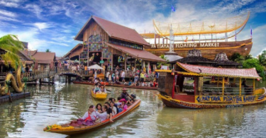 Know more about Taling Chan Floating Market in Bangkok!