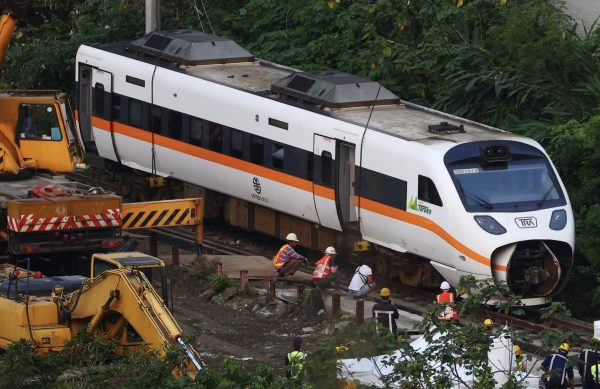 Taiwan prosecutors seek arrest warrant for suspect in deadly train crash