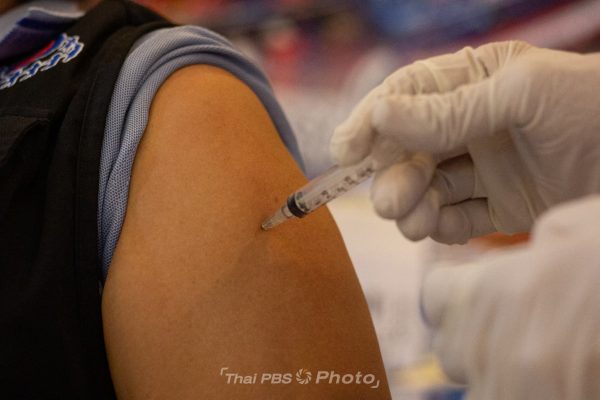 BMA reserves 6,000 doses of vaccine for people related to Thonglor COVID-19 cluster