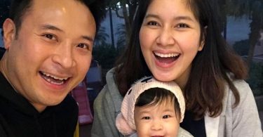 “เบนซ์-มิค” คุณพ่อ คุณแม่ลูก 3 เข้าโหมดหวาน ครบรอบรัก 17 ปี โชคดีที่มีกันและกัน