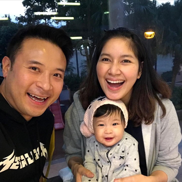 “เบนซ์-มิค” คุณพ่อ คุณแม่ลูก 3 เข้าโหมดหวาน ครบรอบรัก 17 ปี โชคดีที่มีกันและกัน