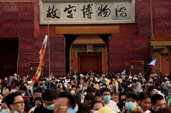 Chinese tourists out in force as virus fears recede