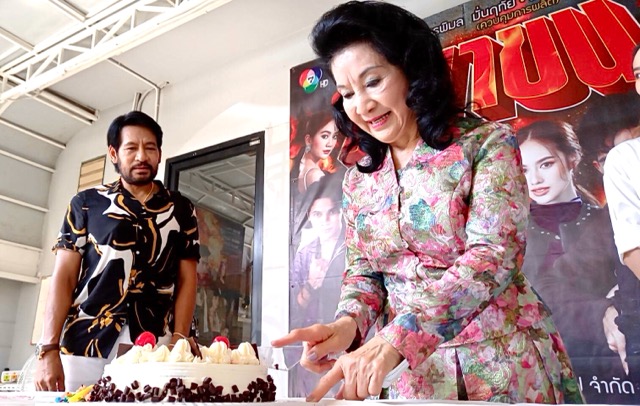 ‘พรพิมล’ ทำบุญวันเกิด ปลื้ม! เรตติ้ง “เผาขน” เป็นขวัญกำลังใจ