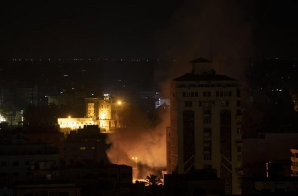 Israel threatens Gaza ground invasion despite truce efforts