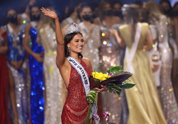 10 ประเด็นสังคม – การเมือง บนเวทีมิสยูนิเวิร์ส 2020