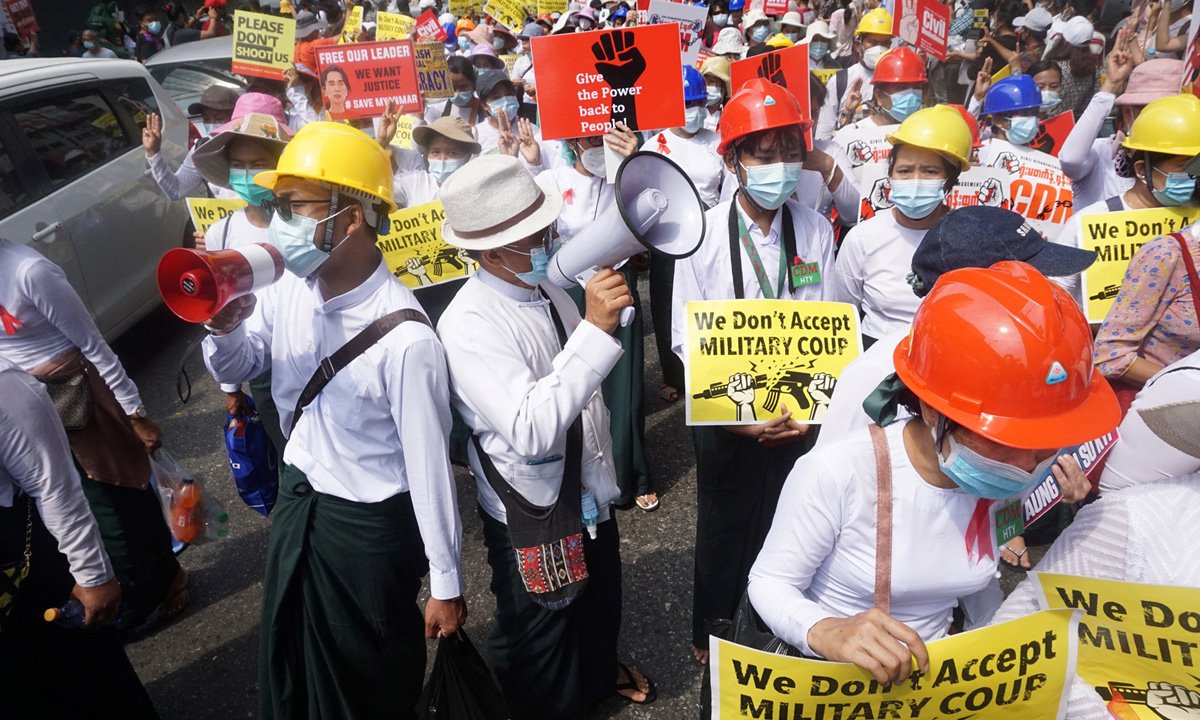รัฐบาลทหารเมียนมาสั่งพักงานครูร่วมประท้วงรัฐประหารกว่า 125,000 คน
