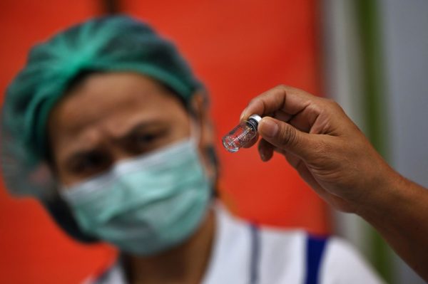 Research on mixed use of Sinovac and AstraZeneca vaccines to be conducted at Chulalongkorn University