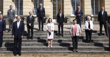 Hundreds of former leaders urge G7 to vaccinate poor against COVID-19