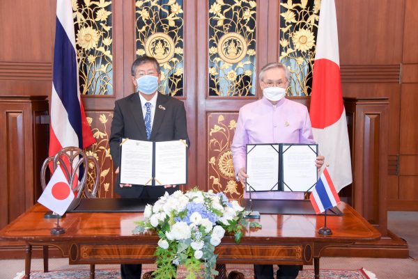 Agreement signed for donation of 1.05m doses of AstraZeneca vaccine by Japan to Thailand