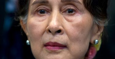 UN expert says Myanmar attacks risk humanitarian tragedy Parliament Thailand Karen Aung San Suu Kyi Villagers
