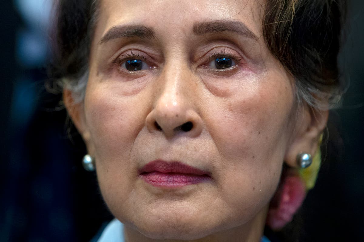 UN expert says Myanmar attacks risk humanitarian tragedy Parliament Thailand Karen Aung San Suu Kyi Villagers