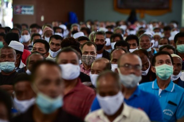 2,290 new COVID-19 cases nationally and 3 more clusters in Bangkok reported today