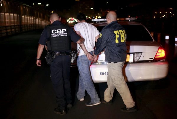 U.S. agents to start wearing body cameras when serving warrants