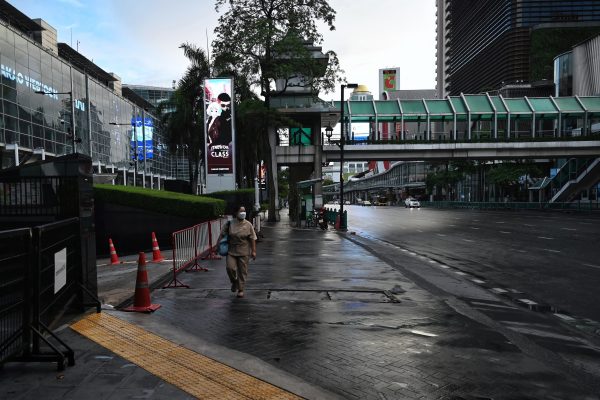 COVID-hit businesses in 3 new “Dark Red” provinces, employees to get help