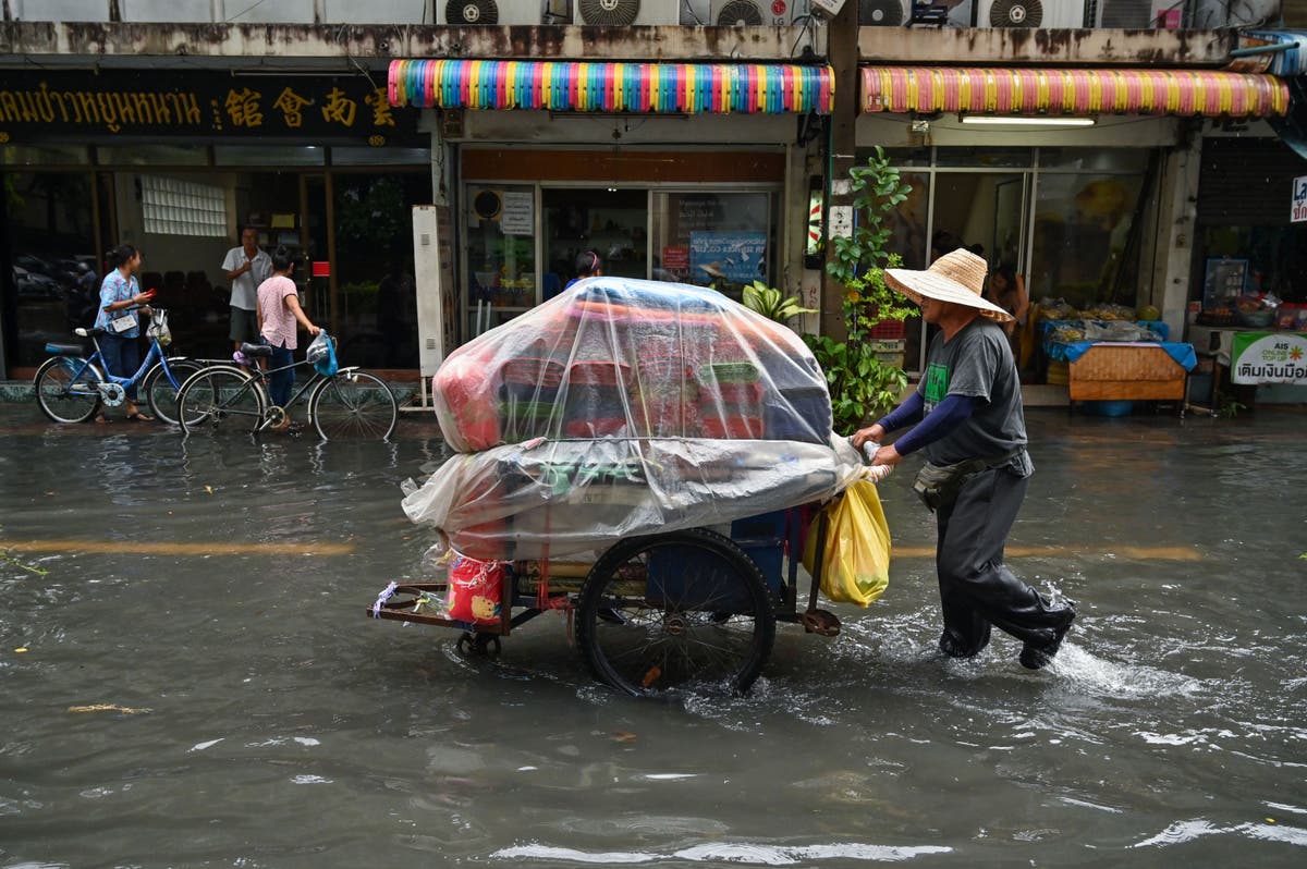 Thai low-cost housing plan puts slum dwellers in charge