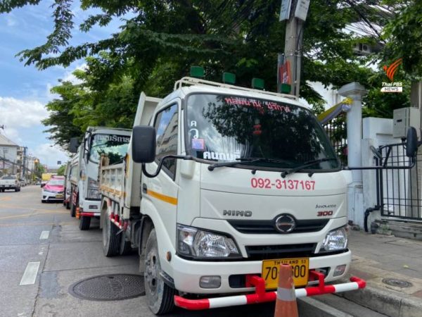 Thai backhoe and truck owners seek debt moratorium from Finance Ministry