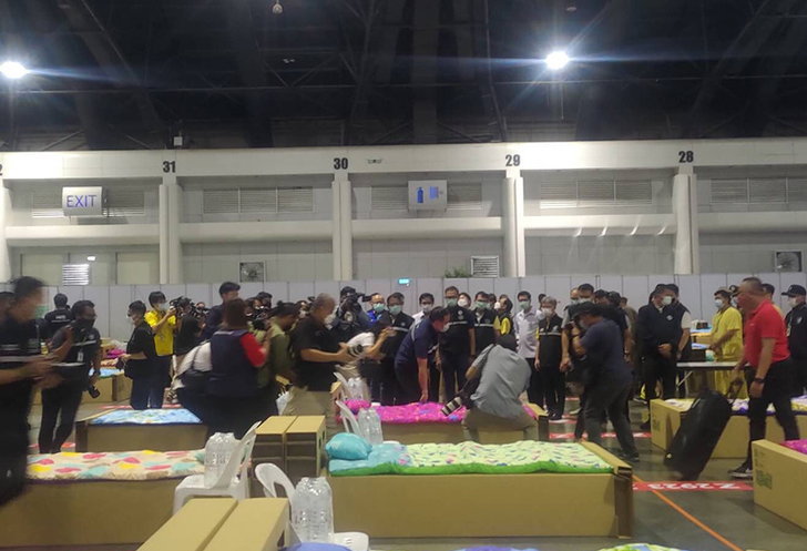 “อนุทิน-ผบ.นทพ.” ร่วม เปิดเพิ่ม Challenger Hall 2 รองรับผู้ป่วยอีก 1,500 เตียง