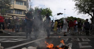 Protesters end Sunday’s rally in Bangkok, but vow to return
