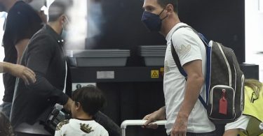 Messi’s father tells Spanish media his son is joining PSG