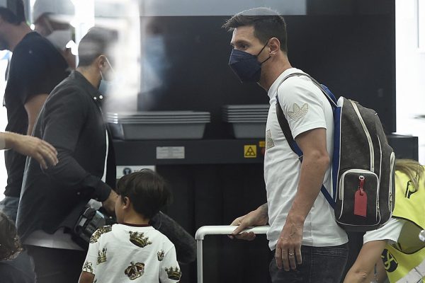 Messi’s father tells Spanish media his son is joining PSG
