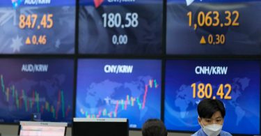 Asian stocks mixed ahead of possible Fed guidance