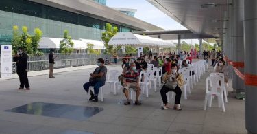 ศูนย์ฉีดวัคซีนกลางบางซื่อ โล่งเลย! หลังงดวอล์กอินวันแรก ลดความแออัด