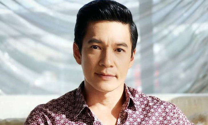 ฮาเลย เมื่อ “เอิร์ธ ณัฐนันท์” ถาม ไม่เหมือน “มิกค์ ทองระย้า” ตรงไหน เอาปากกามาวง