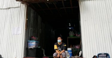 Volunteer groups help poorest survive Thailand’s worst surge