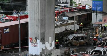 Train Crashes Into Bangkok Traffic, Killing at Least 8